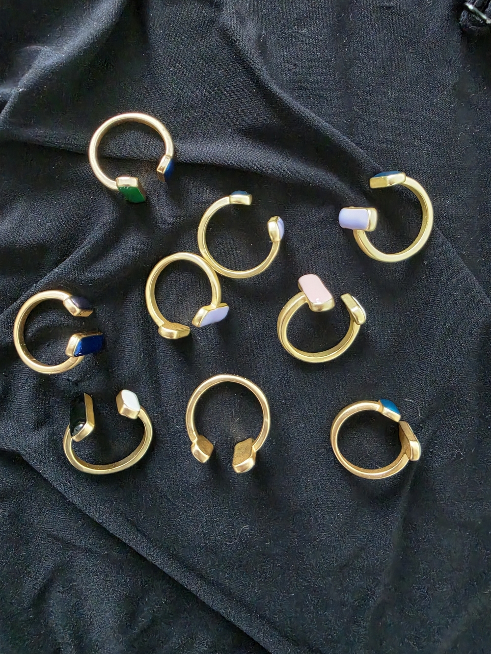 Set Of 9 Rings In Various Colors - Picture 2 of 2